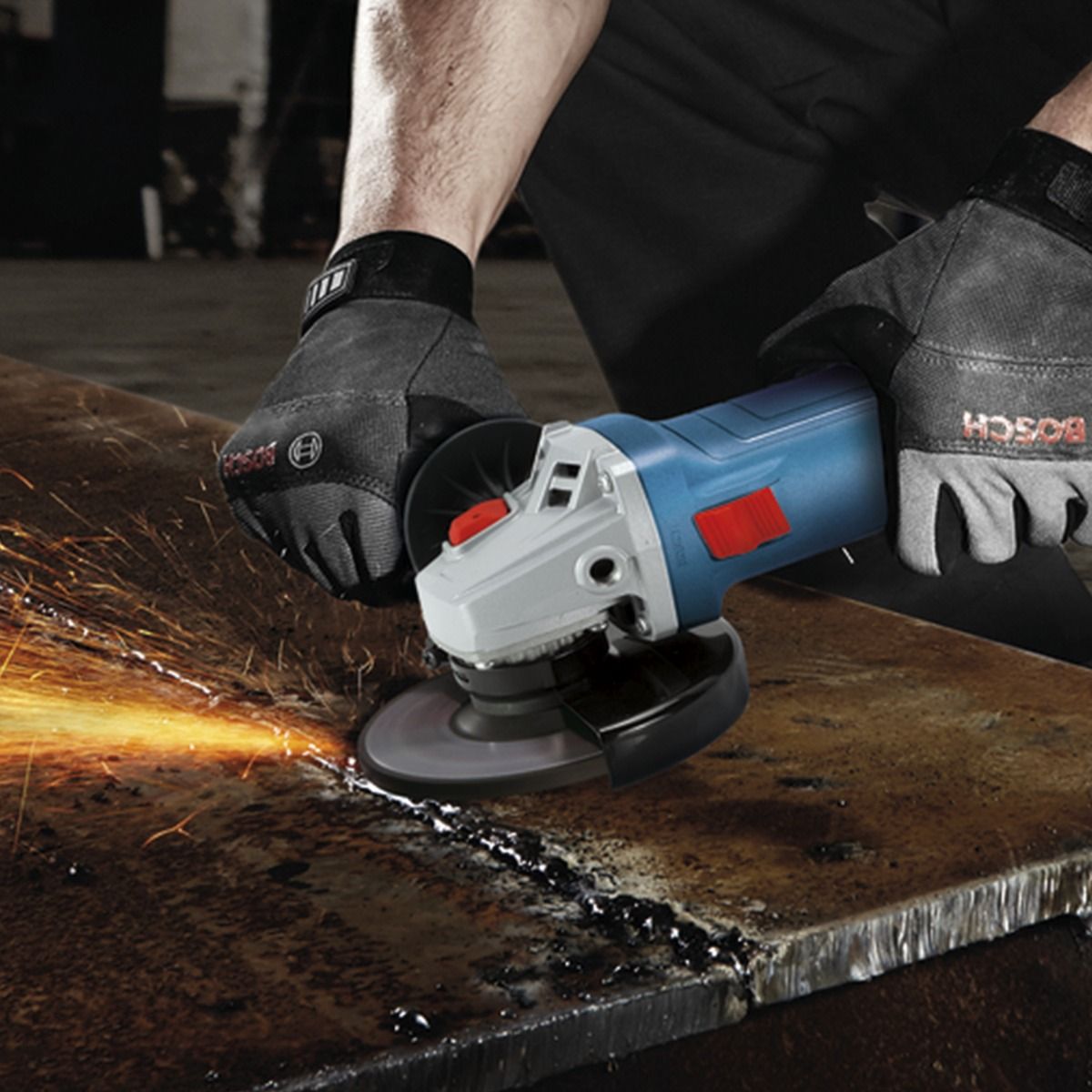 Miniesmeriladora 4 1/2" 710W 13A30 GWS 700 Bosch 7