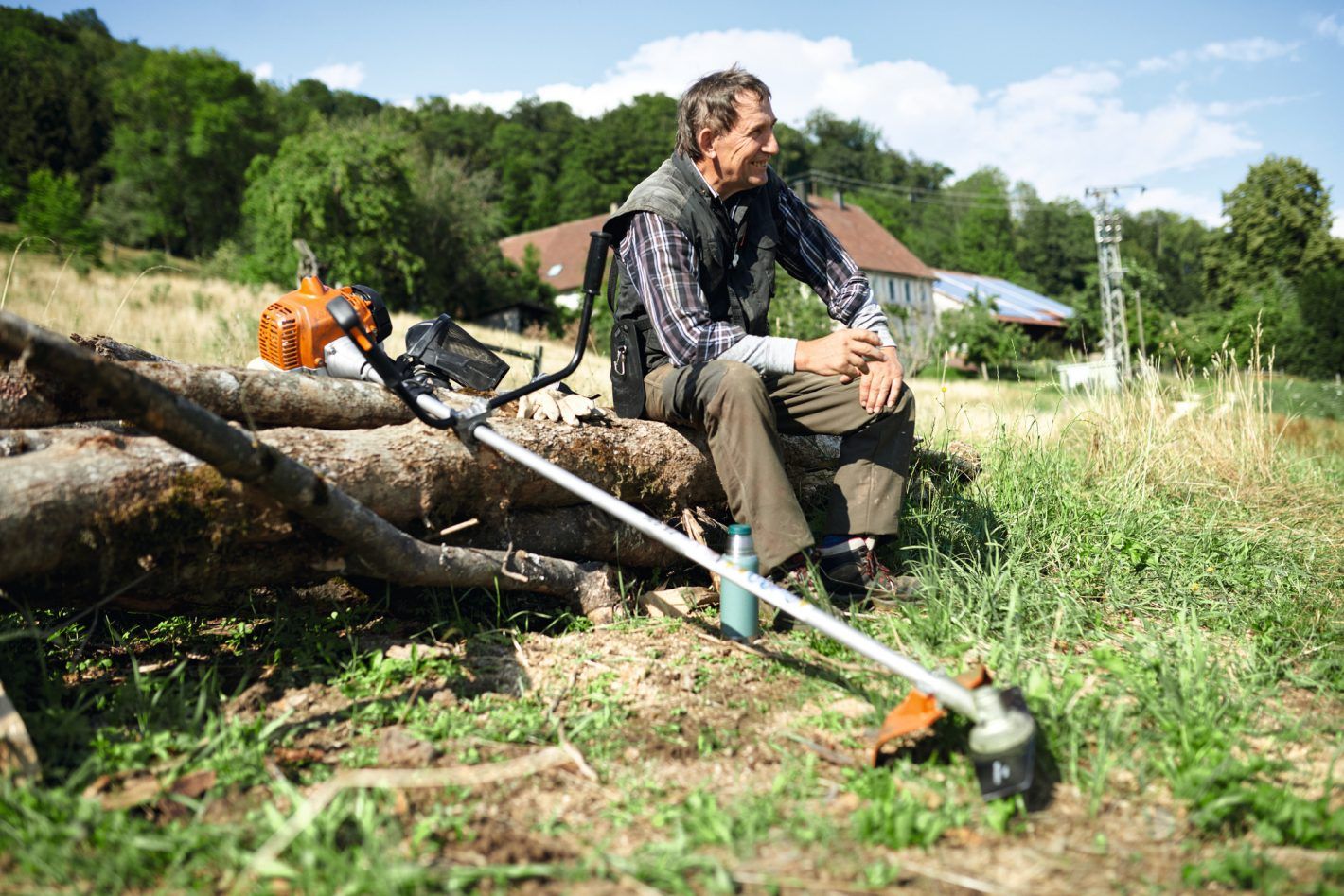 Desmalezadora Con Hilo y Cuchilla FS 230 Stihl 2