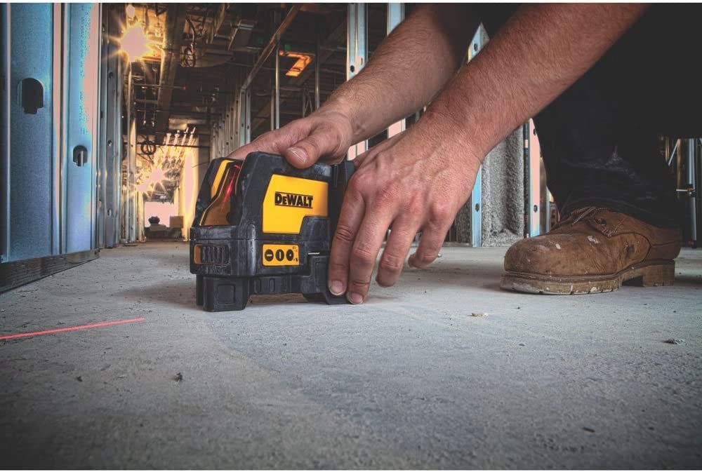 Láser auto-nivelante en cruz con 2 puntos Luz Roja DW0822 DeWalt 3