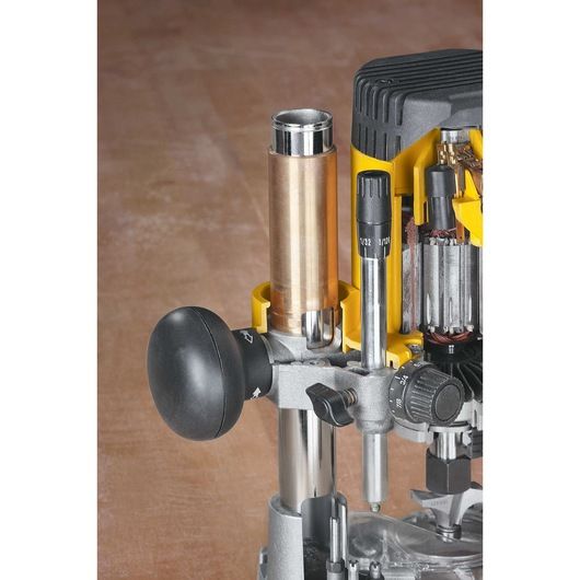 Router 2HP 1100W DW621 DeWalt 6