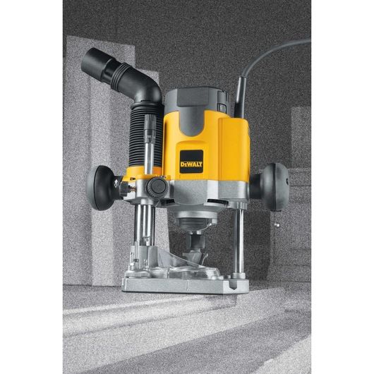 Router 2HP 1100W DW621 DeWalt 8
