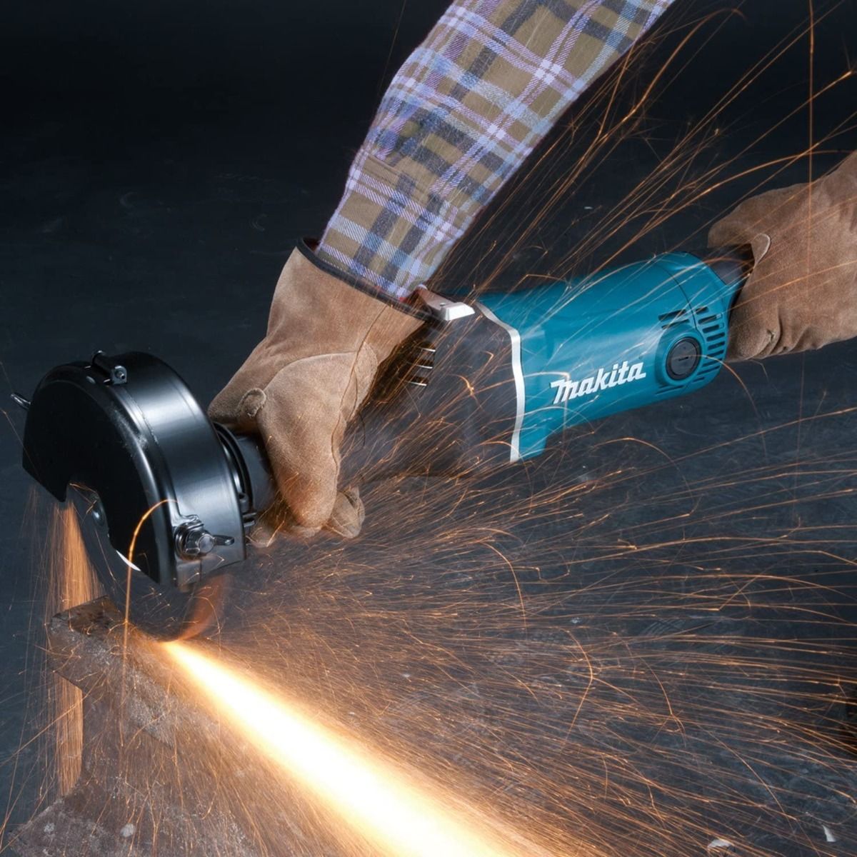 Esmeril recto 750W GS6000 Makita 2