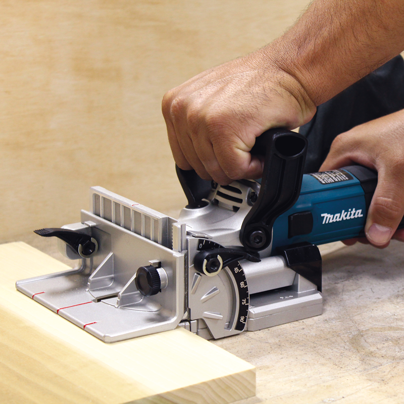 Engalletadora 700W PJ7000 Makita 2