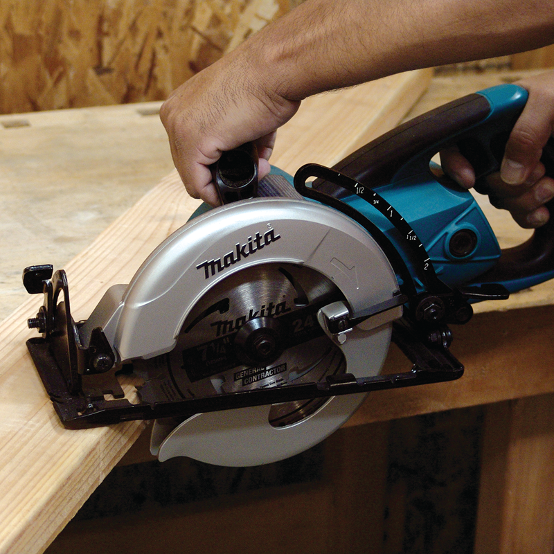 Sierra circular de transmisión 7-1/4 Pulg 1800W 5477NB Makita 5
