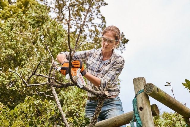 Mini Motosierra a Batería GTA 26 STIHL 7