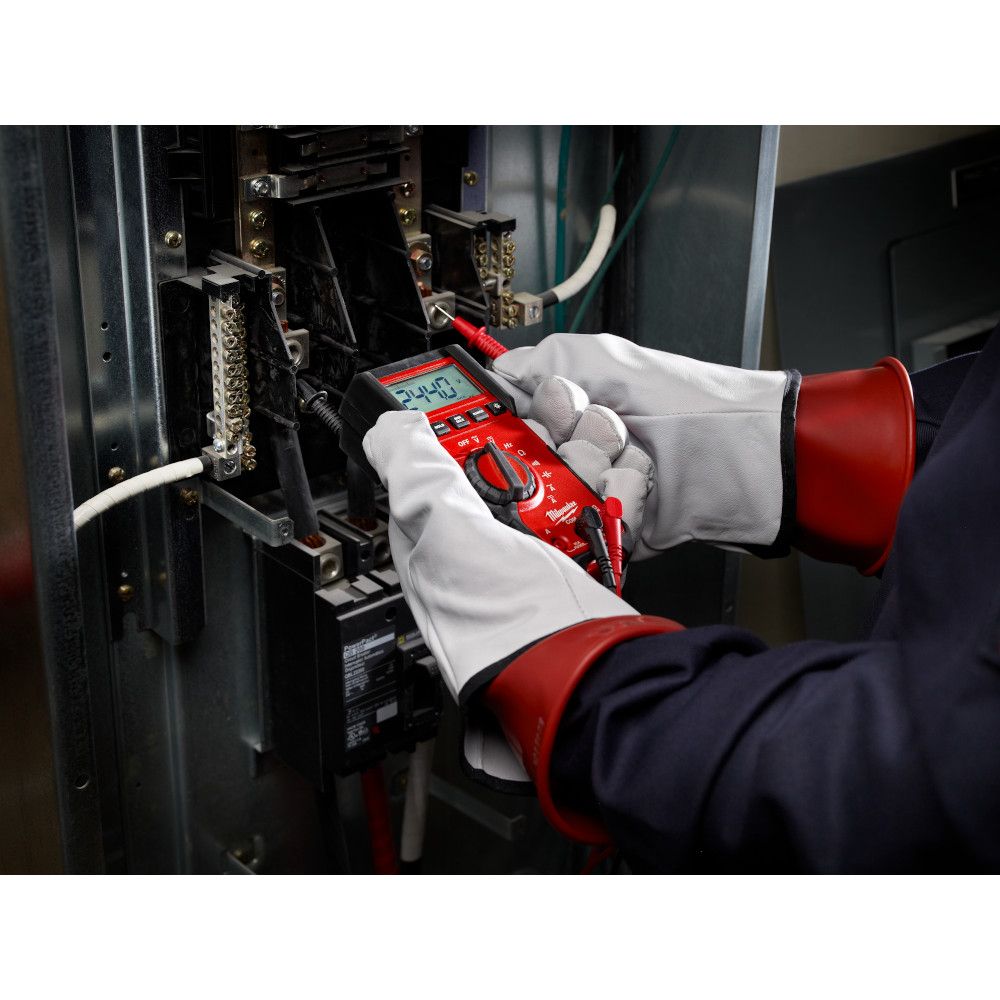 Multímetro digital CAT III 600V 2216-20 Milwaukee 4