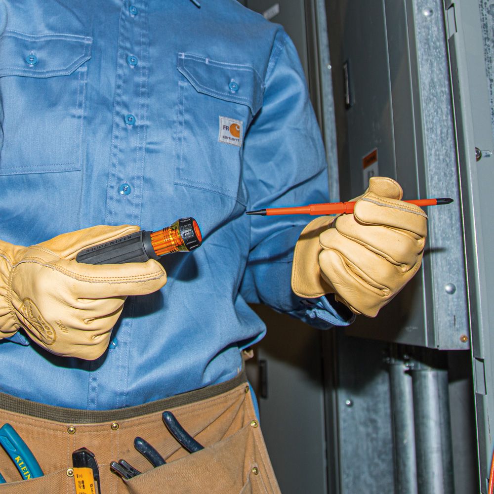 Desarmador 2 en 1 con aislamiento punta Phillips n.º 2 32293 Klein Tools 9