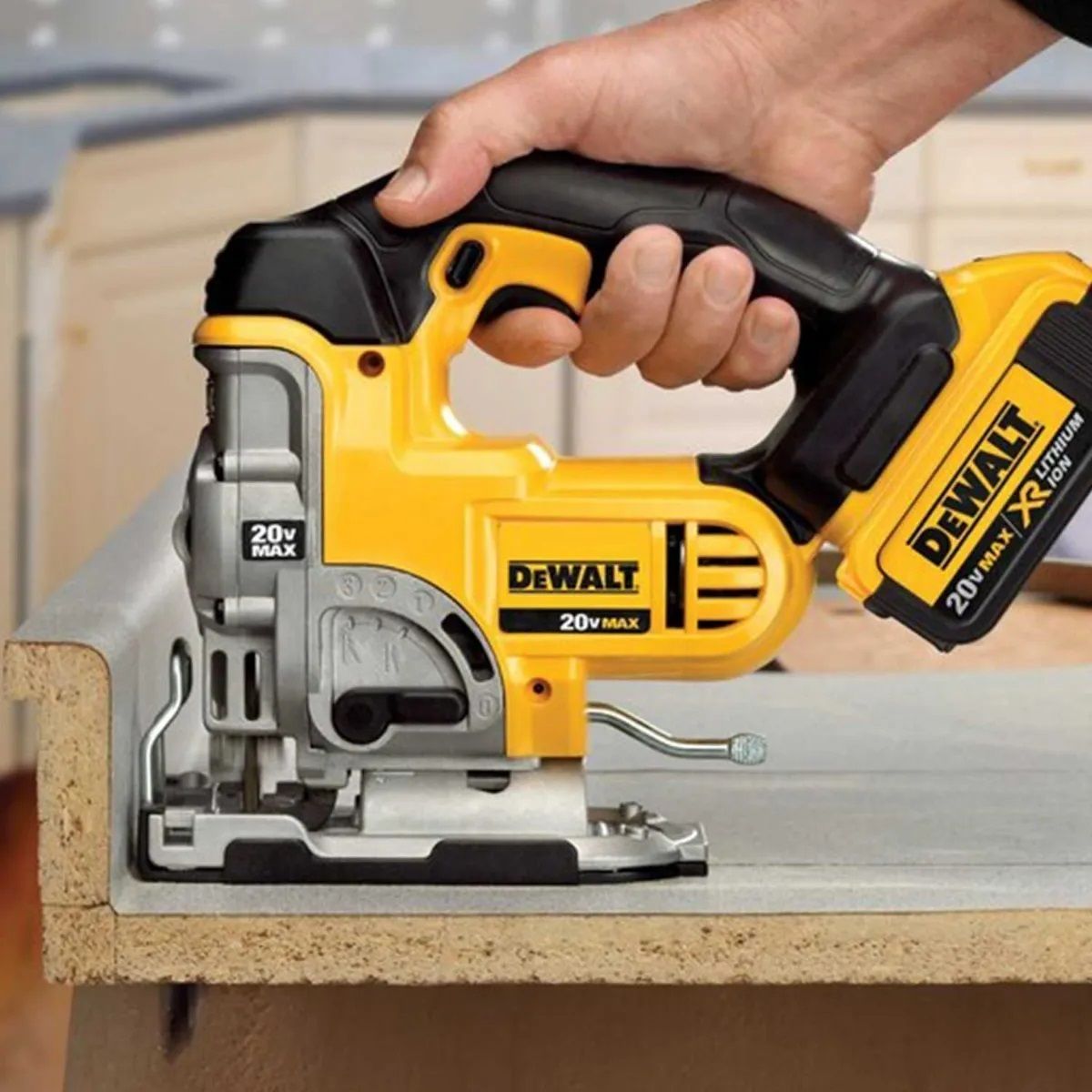 Sierra caladora Inalámbrica 20V DCS331M1 DeWalt 8