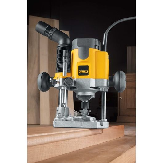 Router 2HP 1100W DW621 DeWalt 9