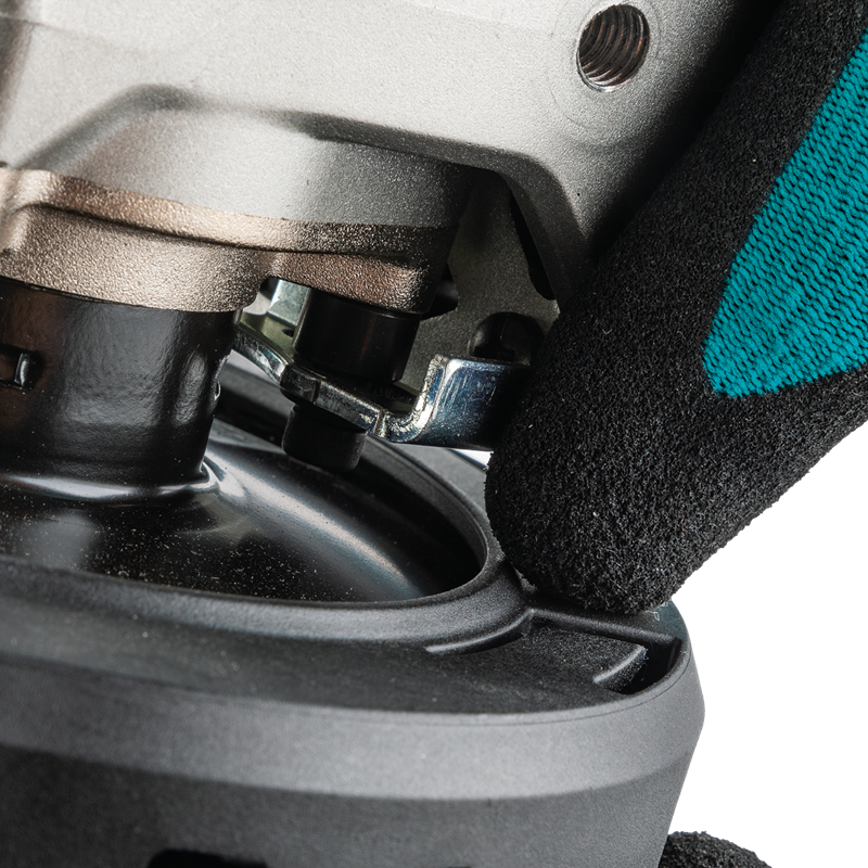 Miniesmeriladora Angular 4 1/2" SJS II 1900W GA4590X01 Makita 4