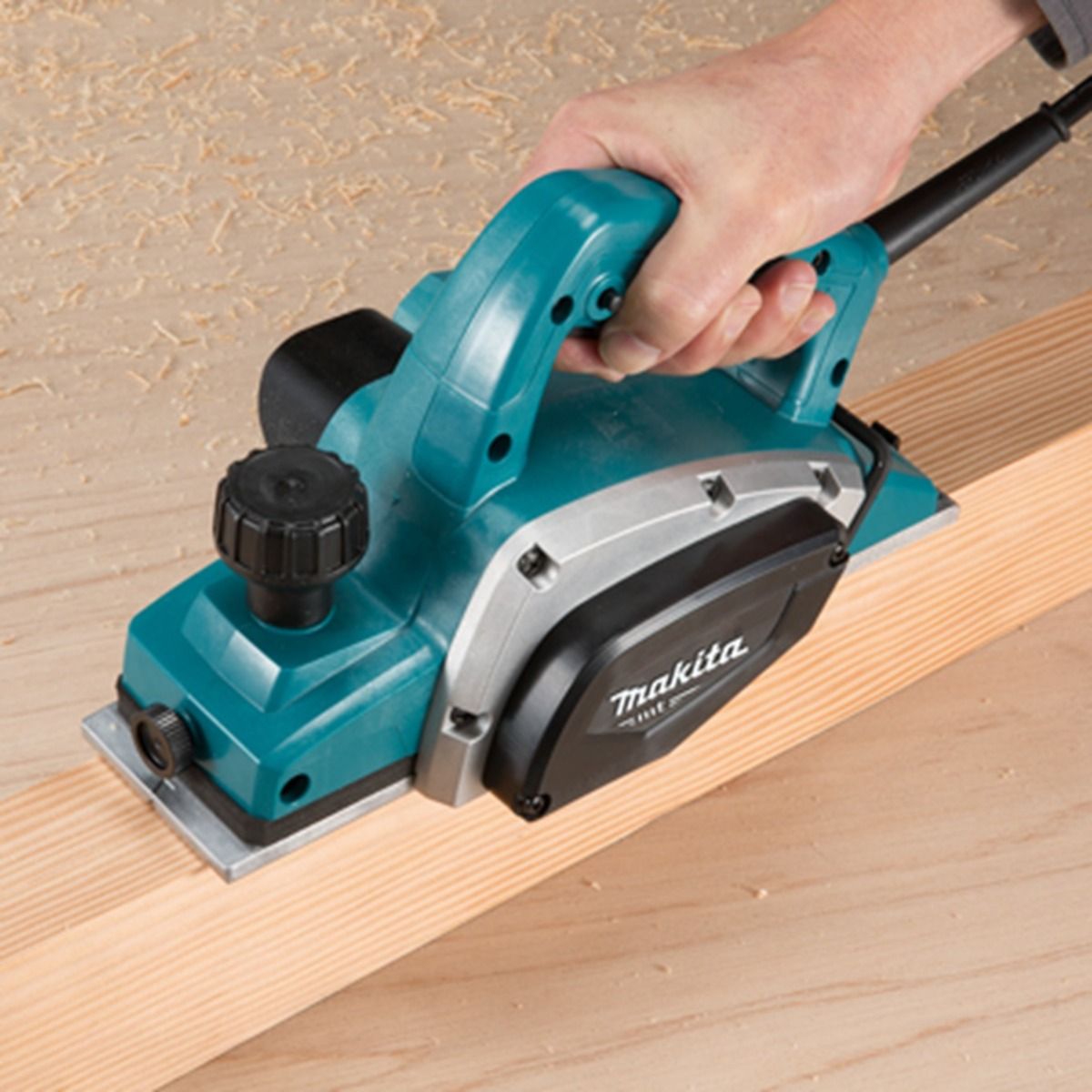 Cepillo Eléctrico 3-1/4" MT M1902B Makita 2