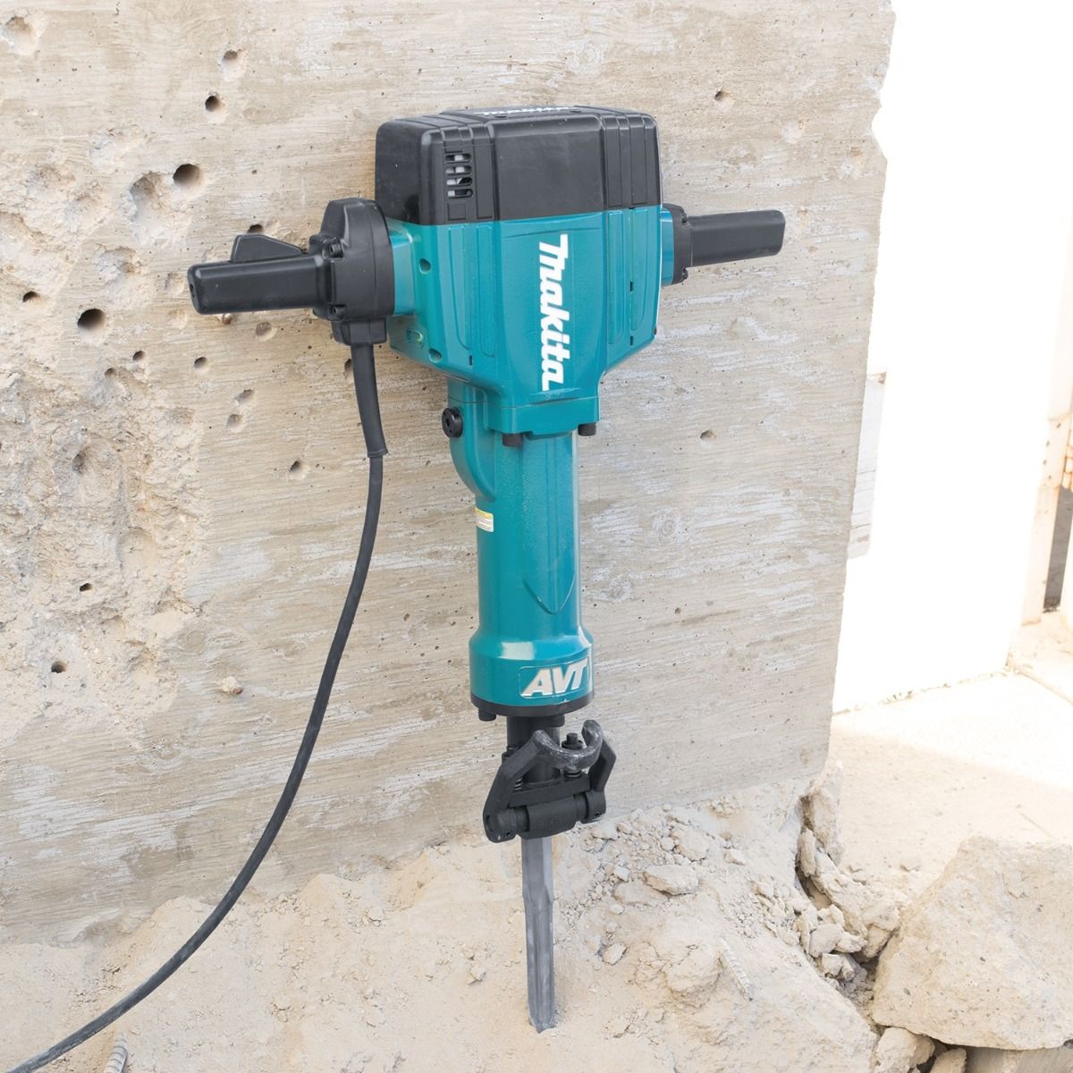 Martillo demoledor 1650W HM1810 Makita 2