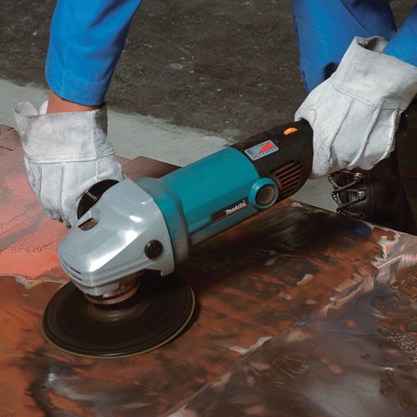 Pulidora 7 Pulg 1600W SA7000C Makita 2
